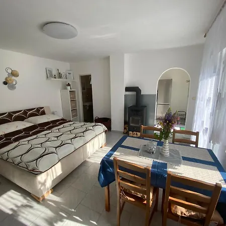 Apartman Beniskovec, Suchdol Nad Luznici Buitenkant foto